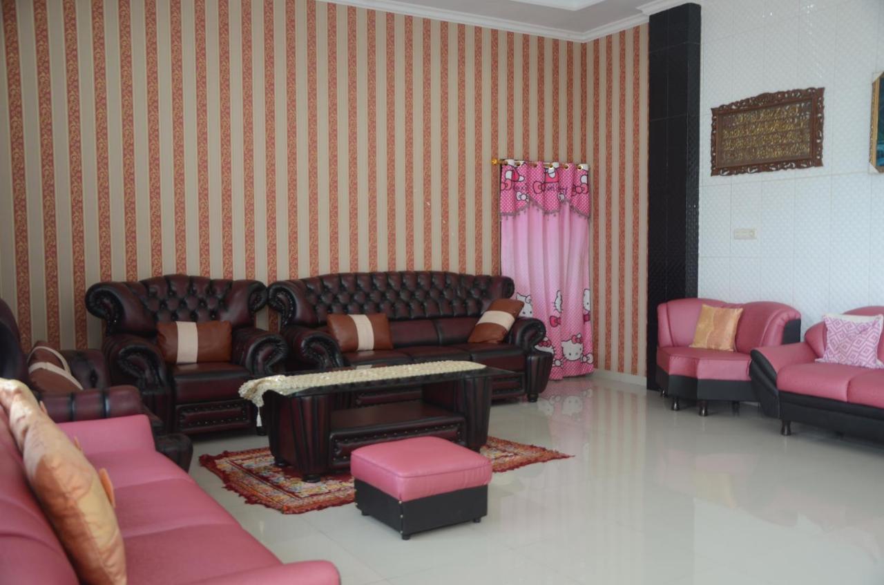 Spot On Oyo 1988 Pondok Seril Syariah Makassar Exterior foto