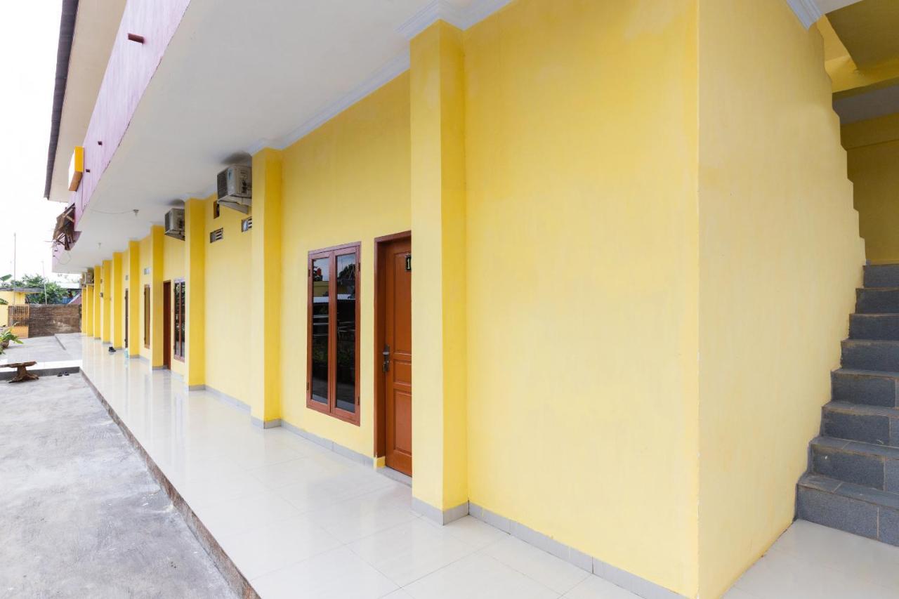 Spot On Oyo 1988 Pondok Seril Syariah Makassar Exterior foto