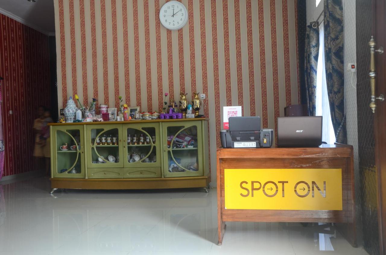 Spot On Oyo 1988 Pondok Seril Syariah Makassar Exterior foto