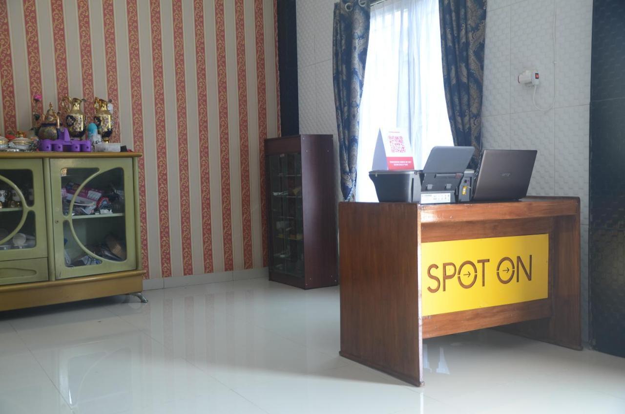 Spot On Oyo 1988 Pondok Seril Syariah Makassar Exterior foto