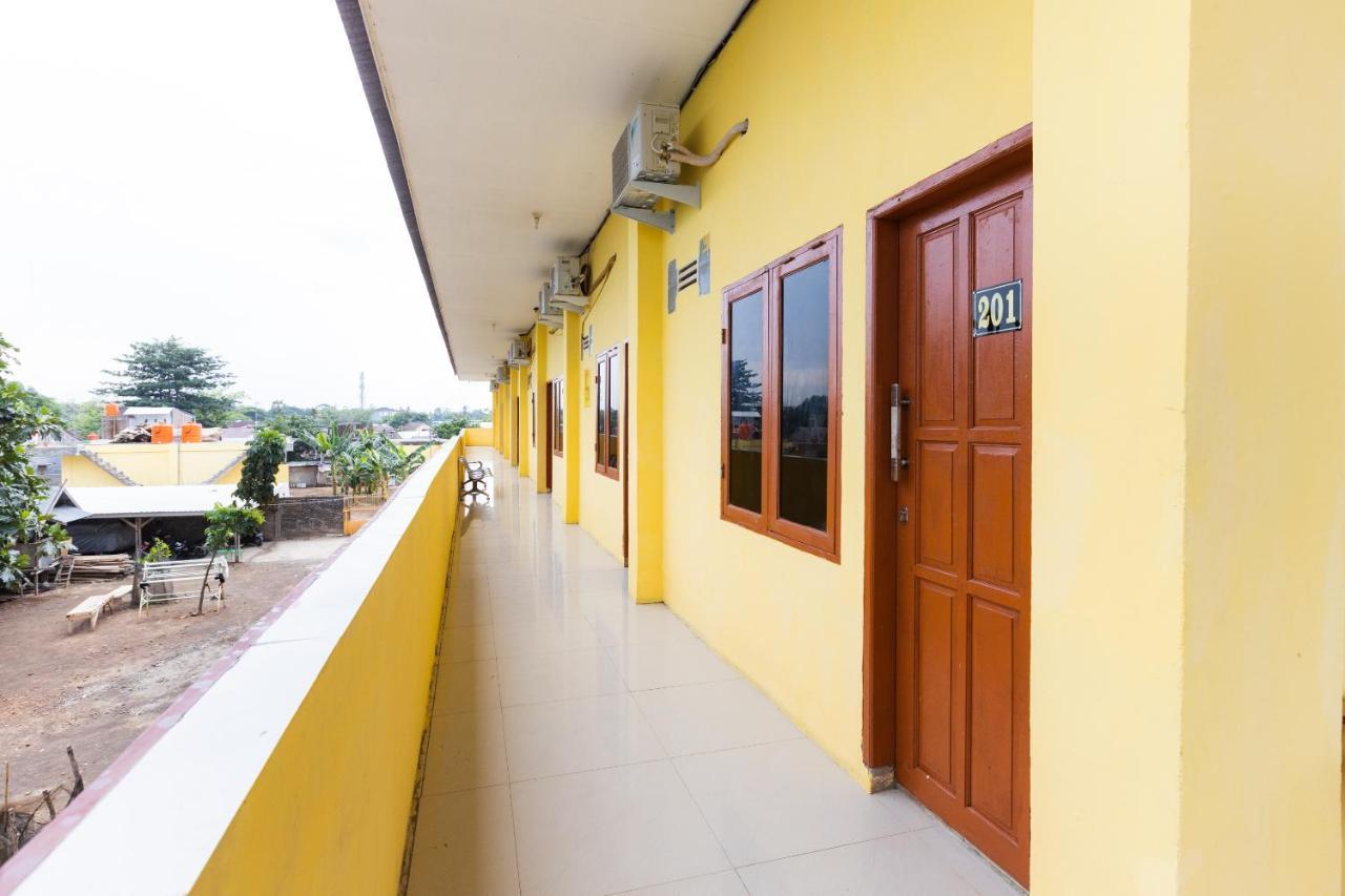 Spot On Oyo 1988 Pondok Seril Syariah Makassar Exterior foto
